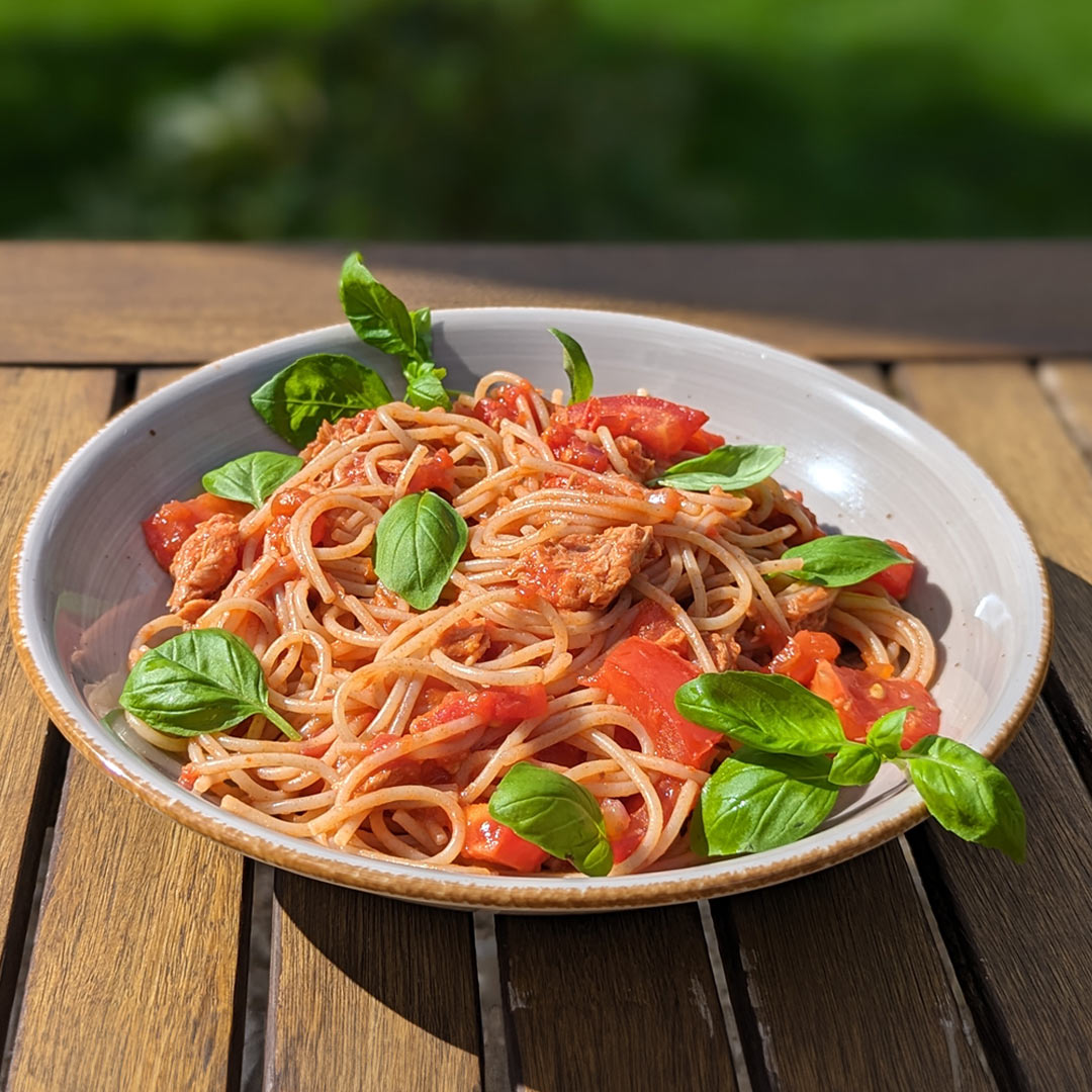 Schmackhafte Thunfisch-Tomaten-Pasta