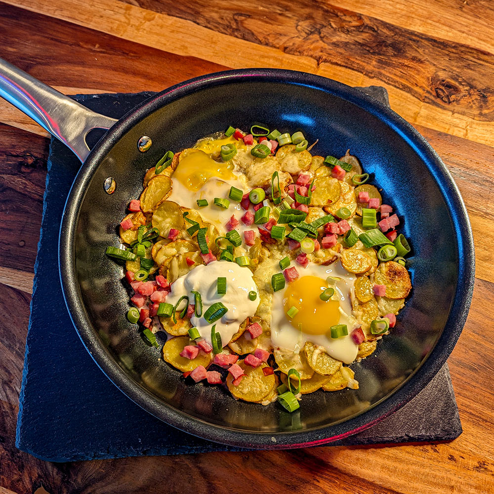 Selbstgemachte Bratkartoffeln mit Spiegelei